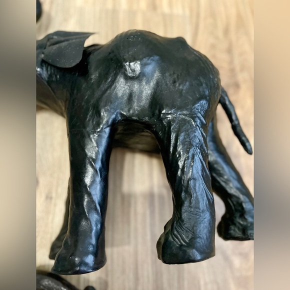 Vintage Leather-Clad Large & Small Black Lucky Upturned Trunk Elephant Set - Picture 15 of 16